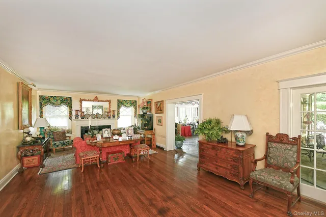 $2,795,000 | 4 Horse Hollow Road, Locust Valley, NY 11560