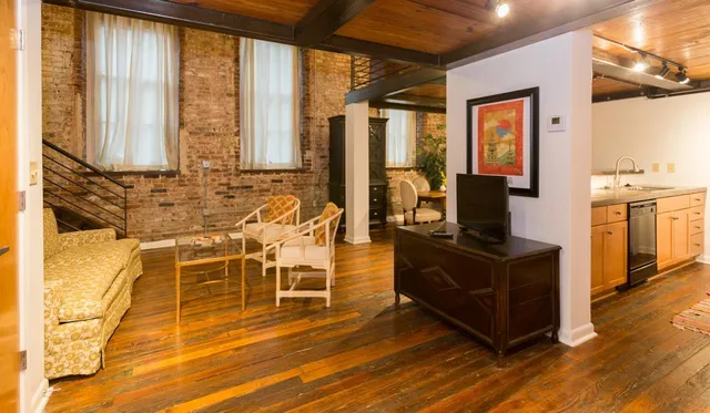 $1,695 | 50 Gayoso Avenue, Unit 306, Memphis, TN 38103