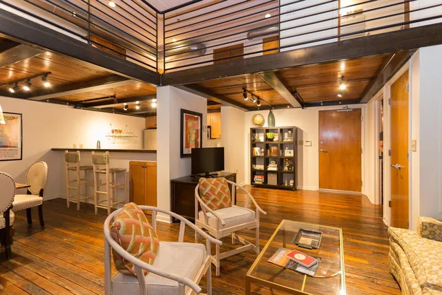 $1,695 | 50 Gayoso Avenue, Unit 306, Memphis, TN 38103