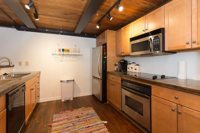 $1,695 | 50 Gayoso Avenue, Unit 306, Memphis, TN 38103