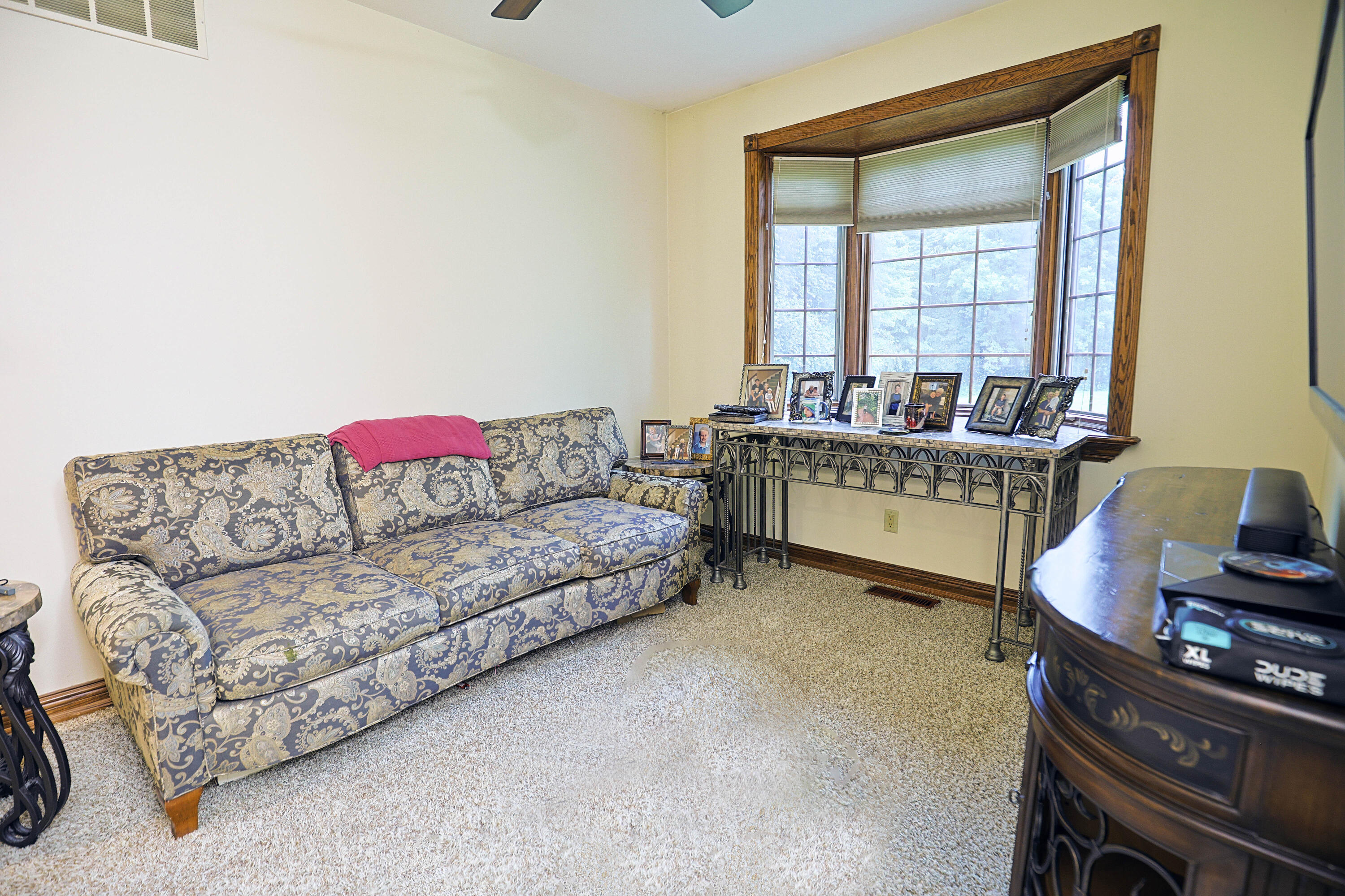 2315 Weigl Road Saginaw, MI 48609 - Photo 60 of 154 West Wing LR