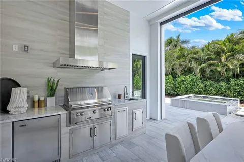 $7,075,000 | 767 Park Shore Drive, Naples, FL 34103