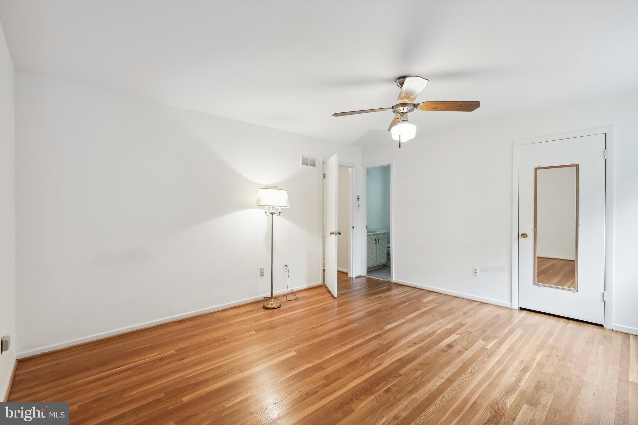 10205 Cardinal Road Fairfax, VA 22030 - Photo 19 of 35 Upper Level Primary Bedroom