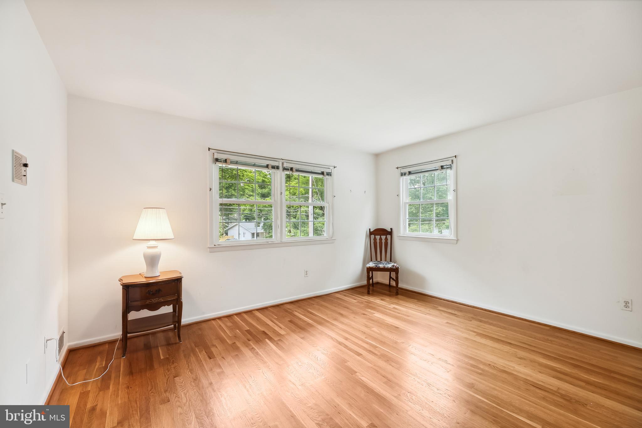 10205 Cardinal Road Fairfax, VA 22030 - Photo 23 of 35 Upper Level Bedroom #3
