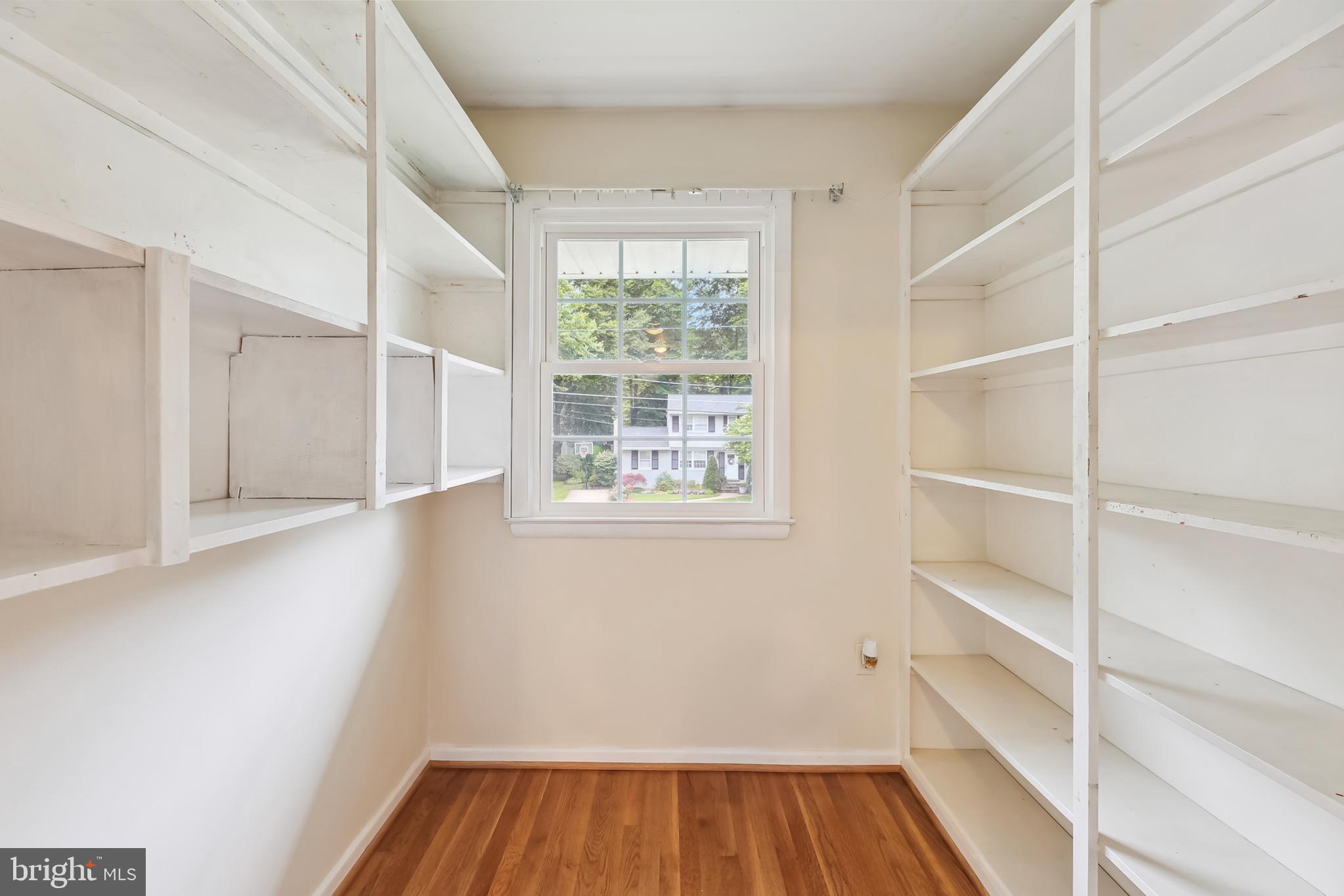 10205 Cardinal Road Fairfax, VA 22030 - Photo 26 of 35 Upper Level Library/Craft Room