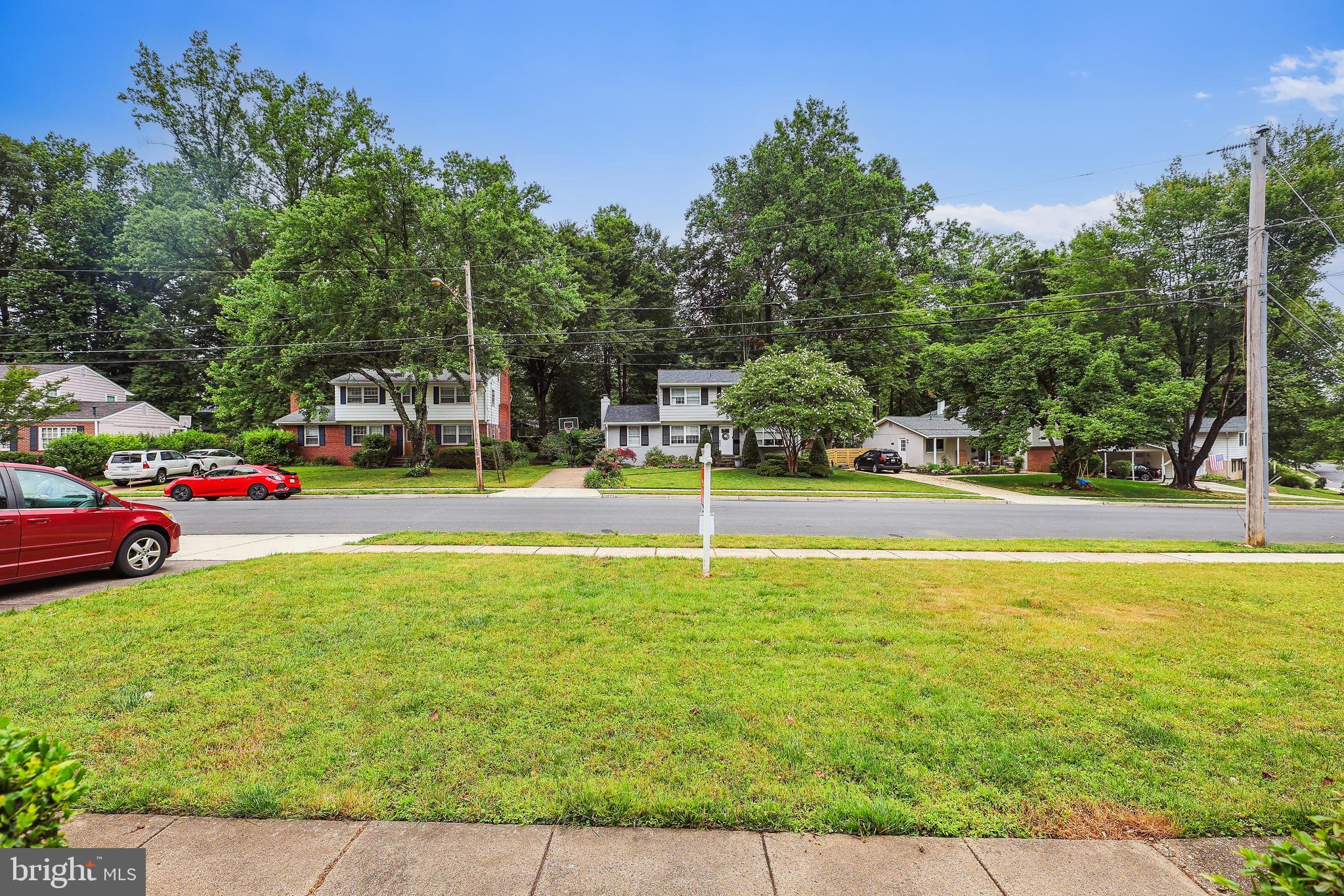 10205 Cardinal Road Fairfax, VA 22030 - Photo 28 of 35 Exterior View of Home Front Yard