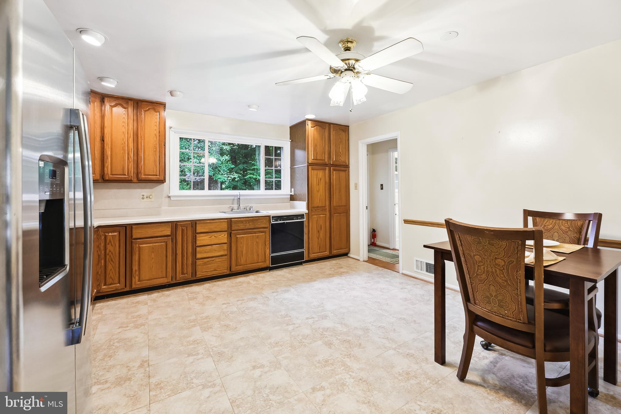 10205 Cardinal Road Fairfax, VA 22030 - Photo 7 of 35 Kitchen