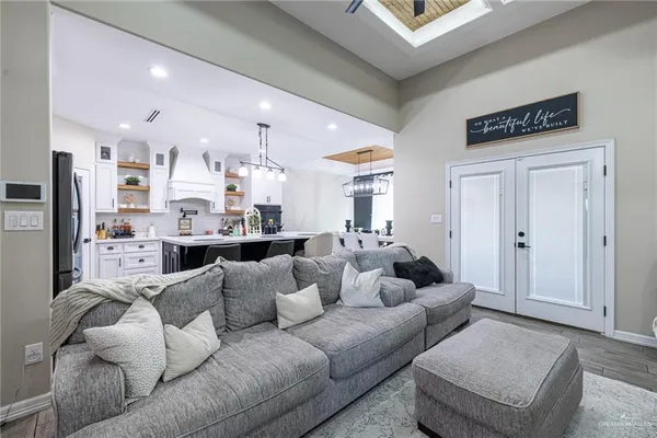 $349,900 | 909 West Seminole Avenue, Pharr, TX 78577