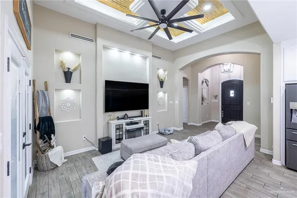 $349,900 | 909 West Seminole Avenue, Pharr, TX 78577