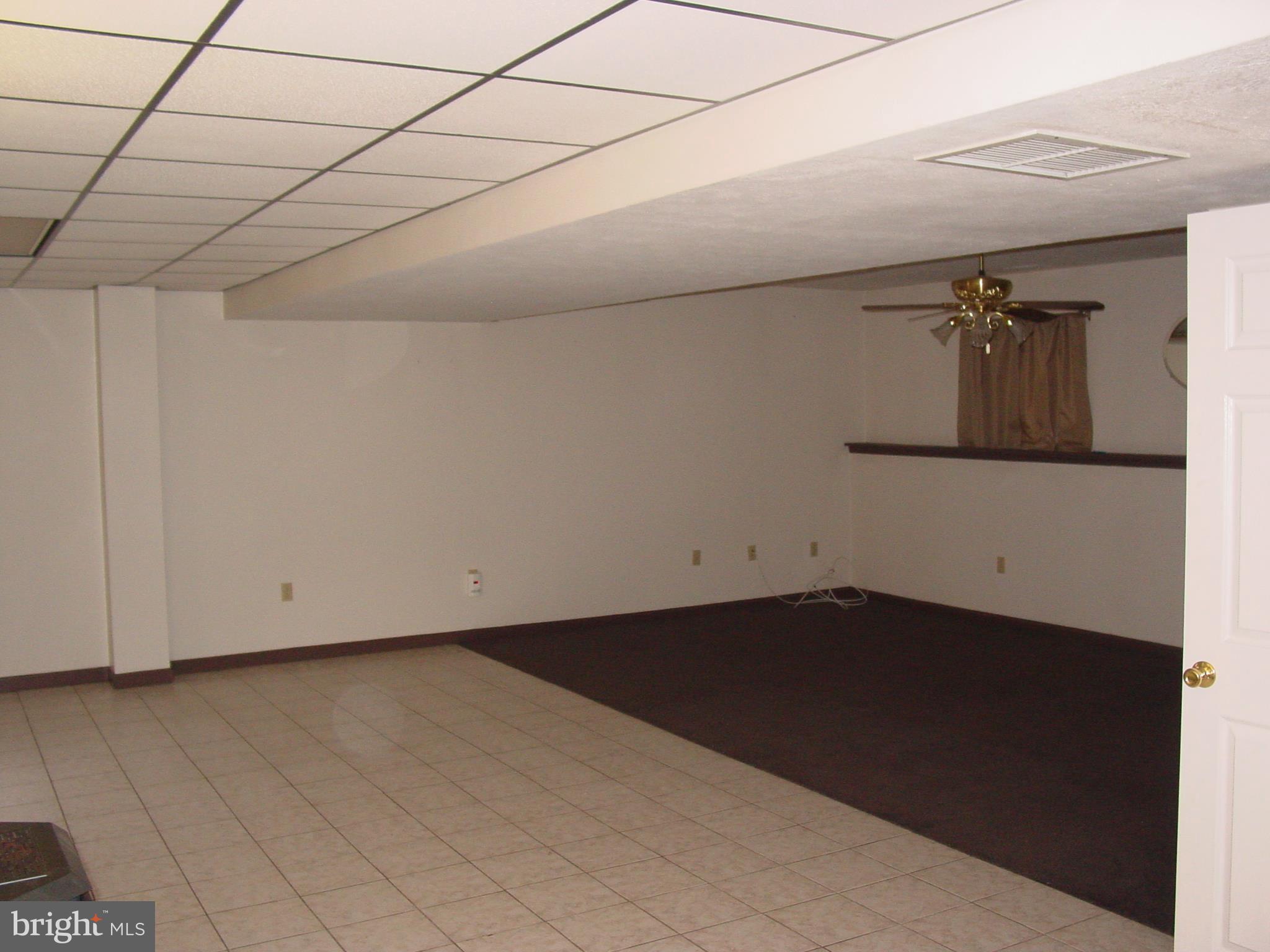 12911 Loyola Road Baltimore, MD 21220 - Photo 21 of 30 Family Room