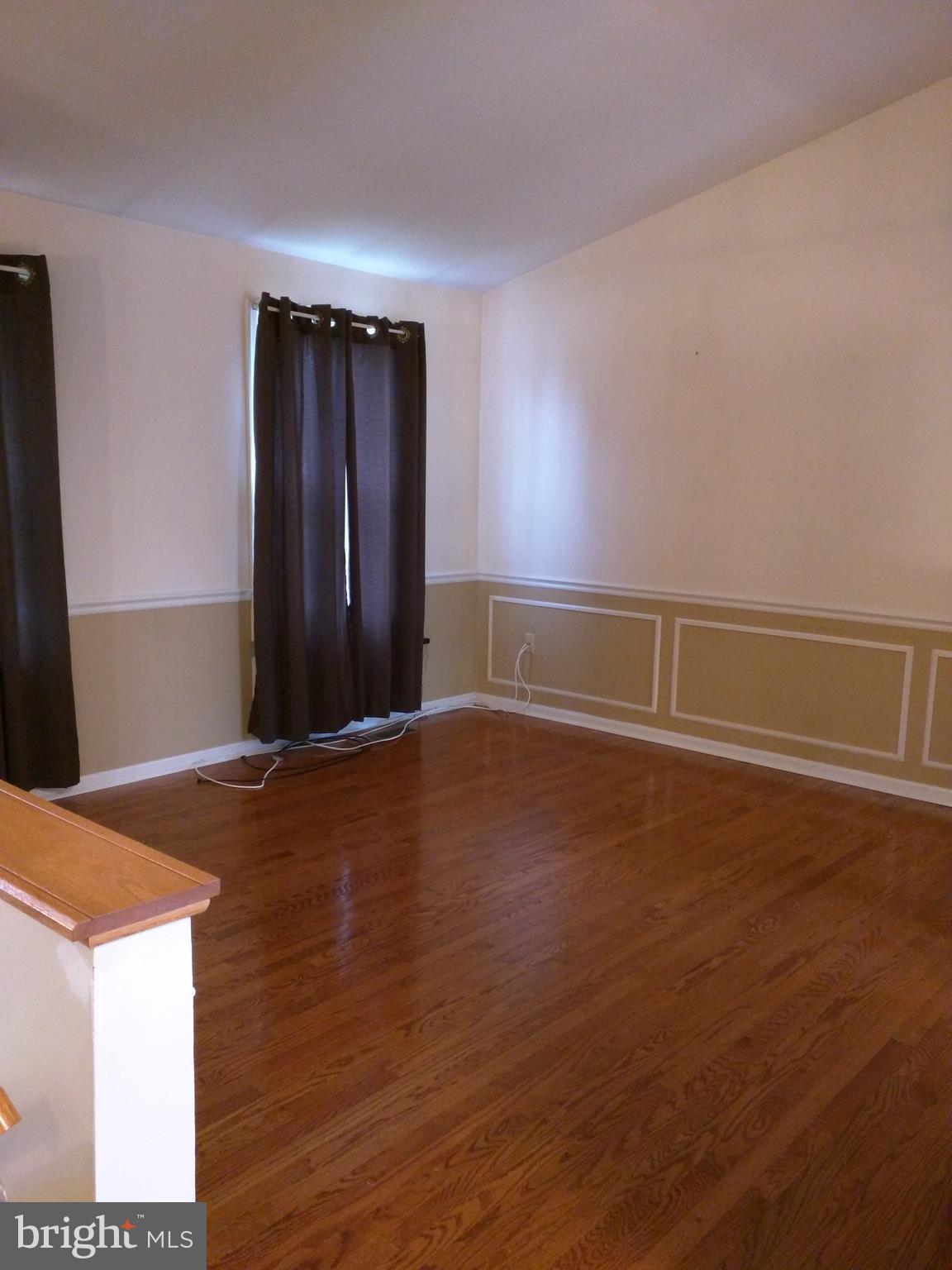 12911 Loyola Road Baltimore, MD 21220 - Photo 5 of 30 Living Room