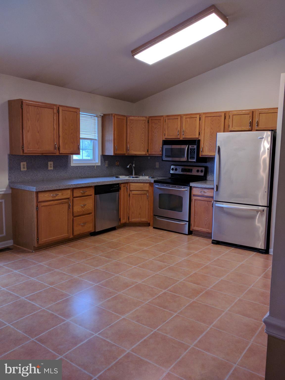 12911 Loyola Road Baltimore, MD 21220 - Photo 8 of 30 Kitchen