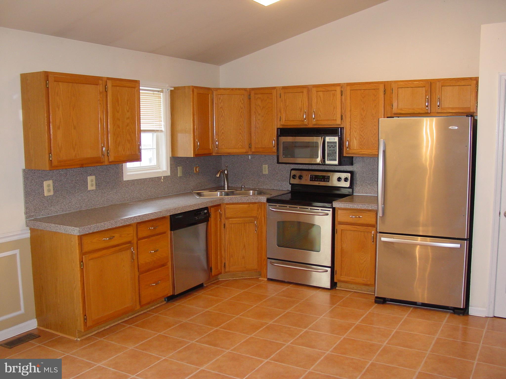 12911 Loyola Road Baltimore, MD 21220 - Photo 10 of 30 Kitchen