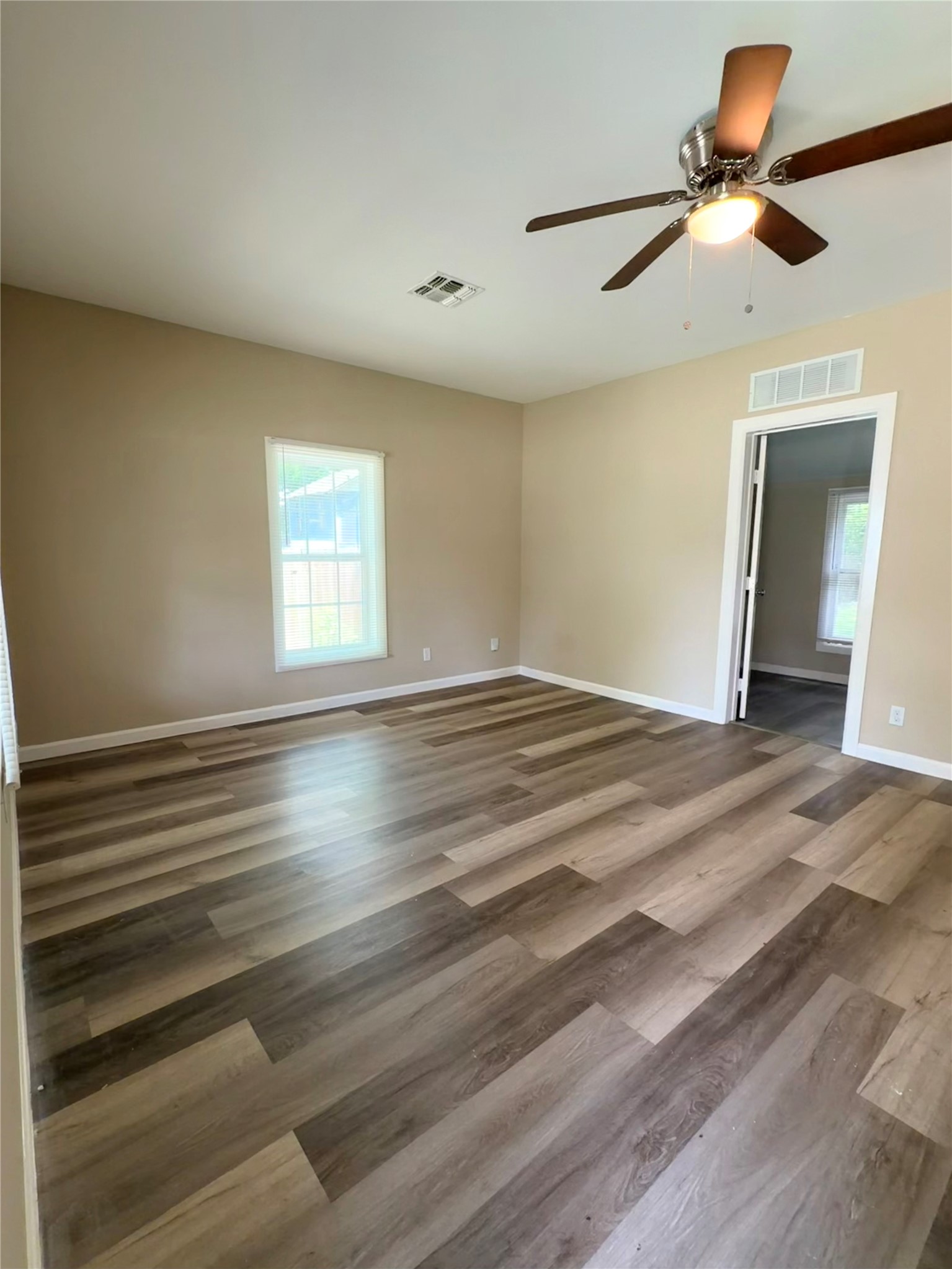 516 Hurst Place Angleton, TX 77515 - Photo 4 of 20