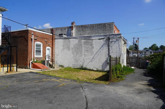 $170,000 | 3708 Garrett Road, Drexel Hill, PA 19026