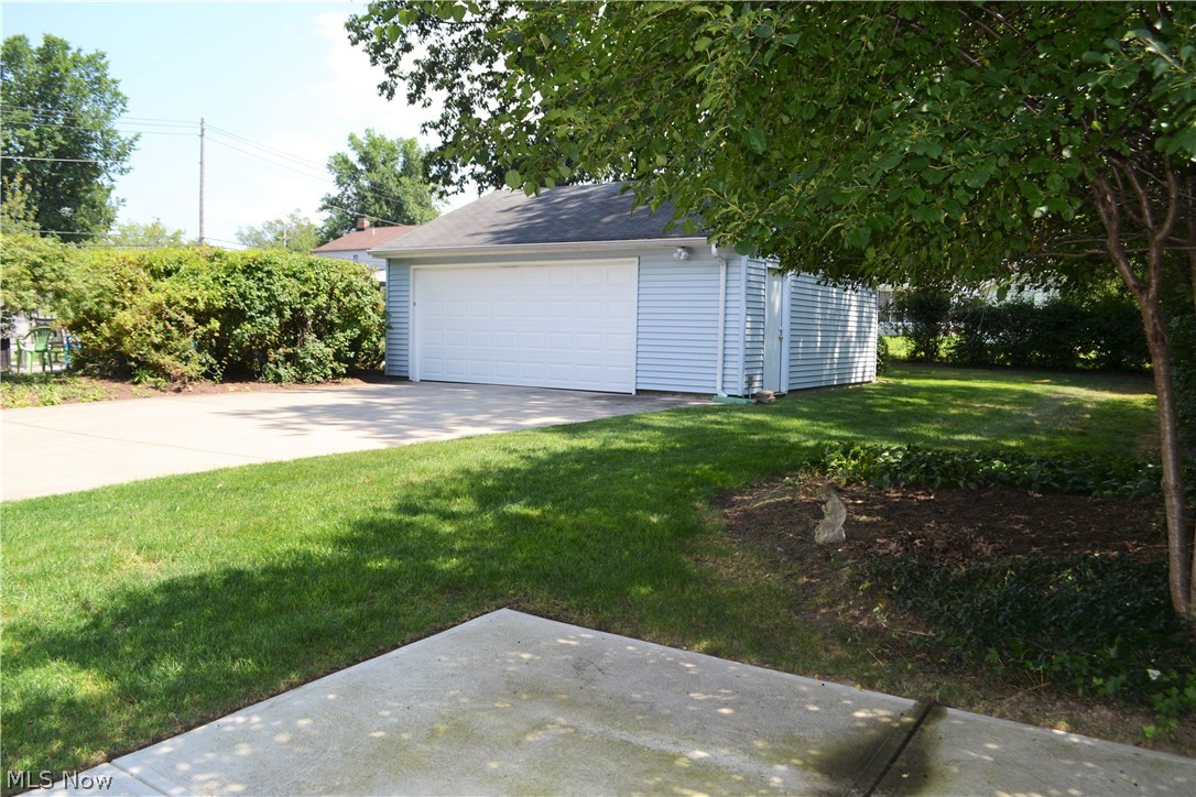1247 Roland Road Lyndhurst, OH 44124 - Photo 15 of 16