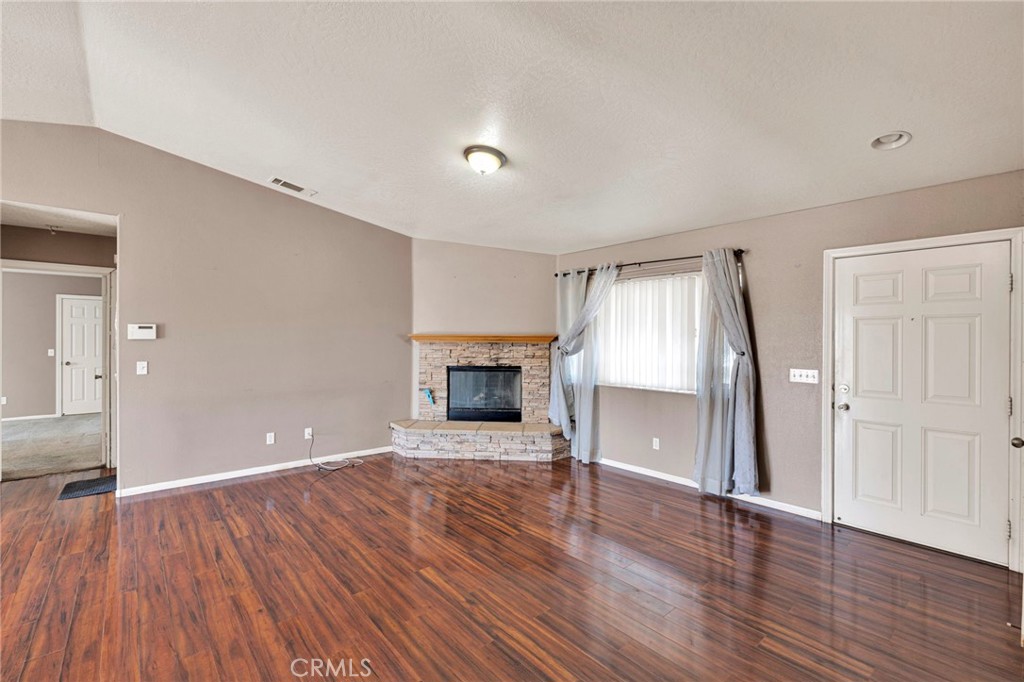 13475 Yakima Road Apple Valley, CA 92308 - Photo 9 of 24
