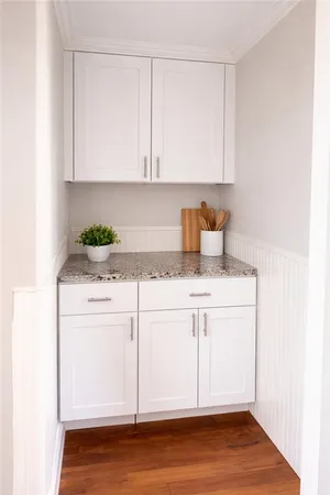$2,550 | 308 State Street, Unit 2E, Bristol, RI 02809