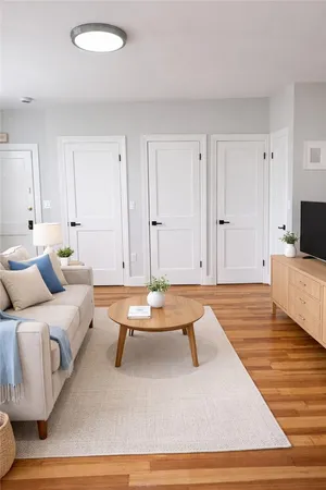 $2,550 | 308 State Street, Unit 2E, Bristol, RI 02809