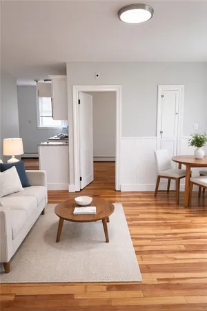 $2,550 | 308 State Street, Unit 2E, Bristol, RI 02809