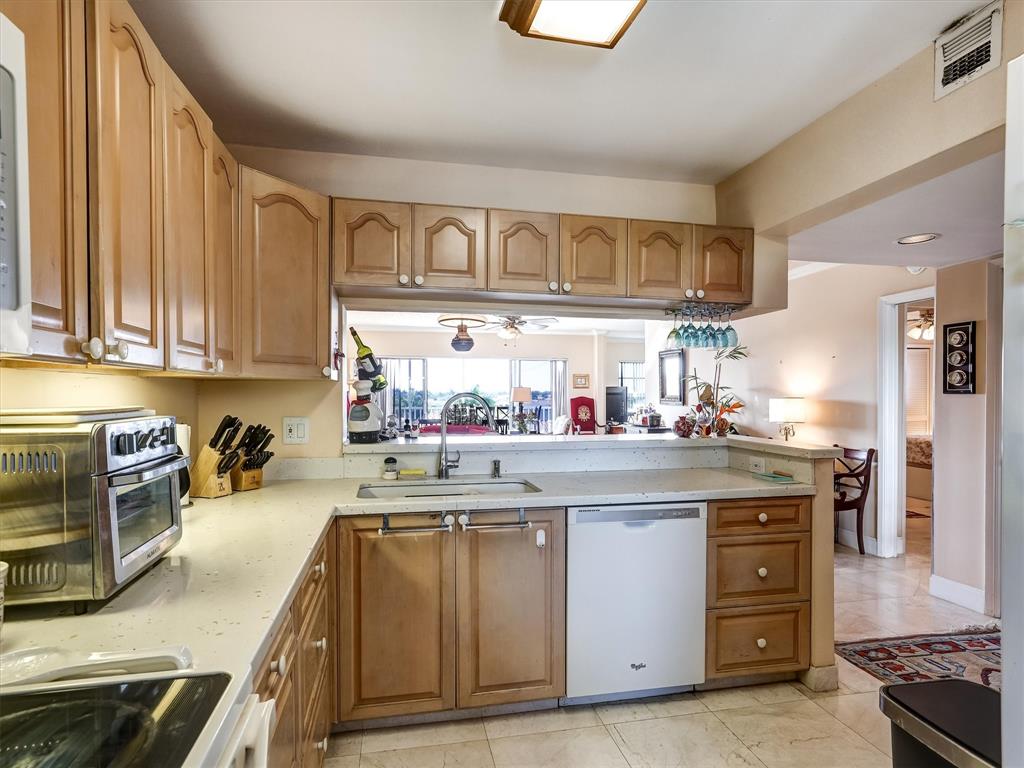 3050 Northeast 48th Court, Unit 401 Lighthouse Point, FL 33064 - Photo 11 of 53