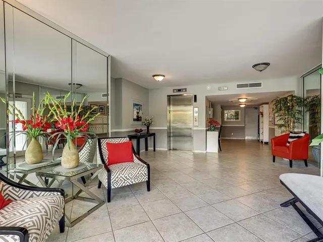 $515,000 | 3050 Northeast 48th Court, Unit 401, Lighthouse Point, FL 33064