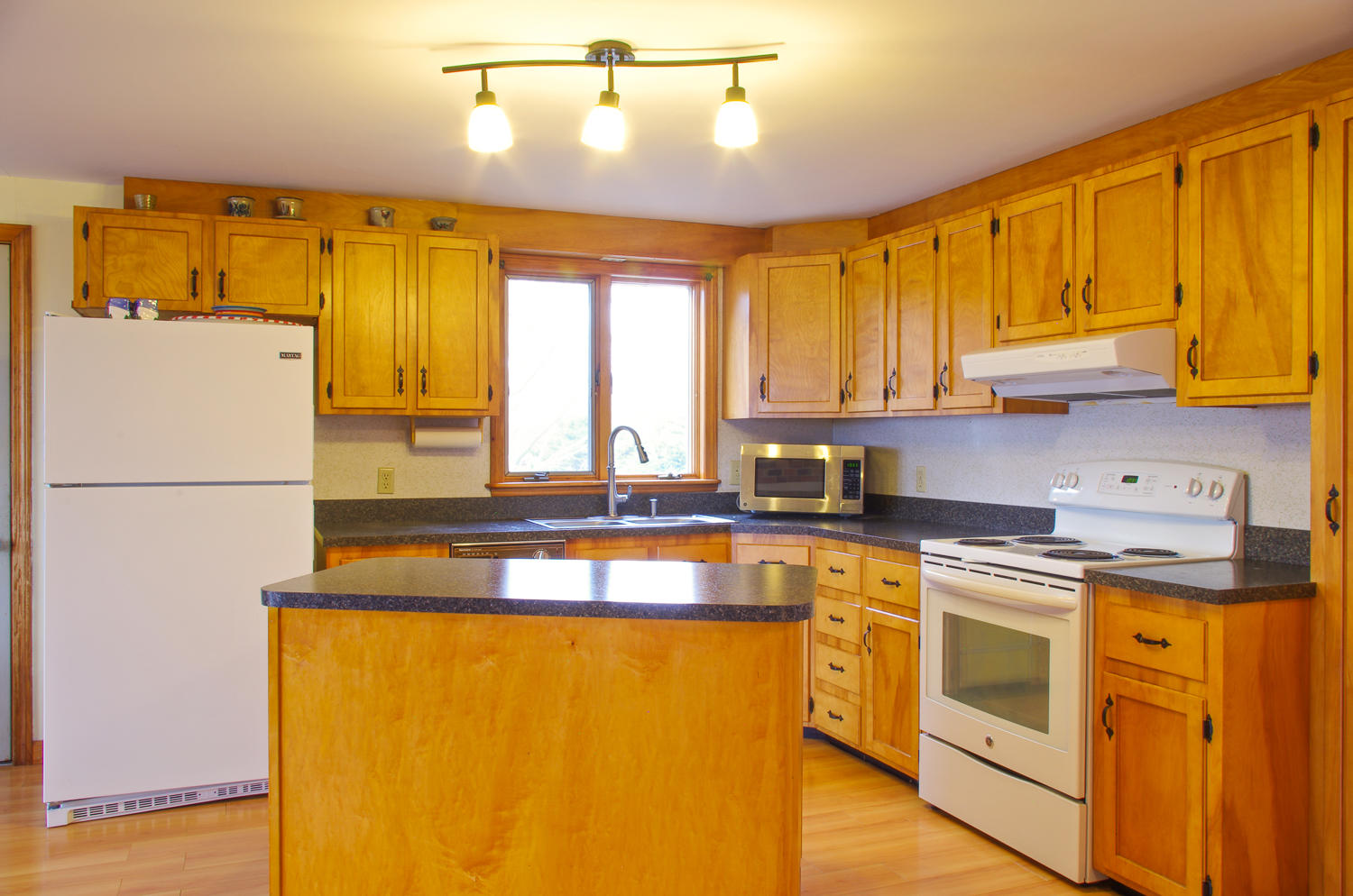 978 Pinnacle Road Liberty, ME 04949 - Photo 9 of 29 978 Pinnacle-10-(ZF-0990-81607-1-036)