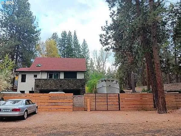$640,000 | 133 East Black Crater Avenue, Sisters, OR 97759