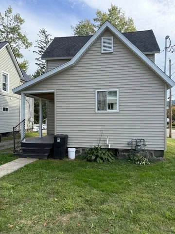 $1,600 | 123 Sterling Street, Corning, NY 14830