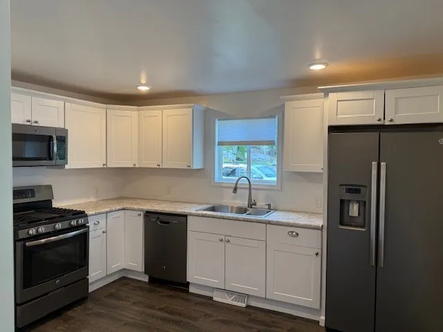 $1,600 | 123 Sterling Street, Corning, NY 14830