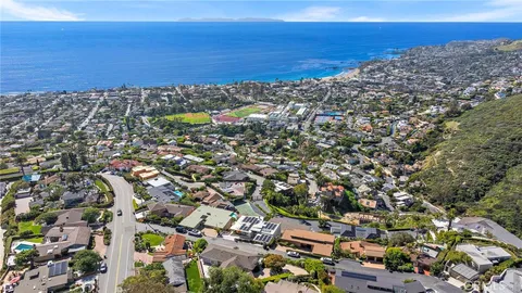 $3,895,000 | 1651 Thurston Drive, Laguna Beach, CA 92651