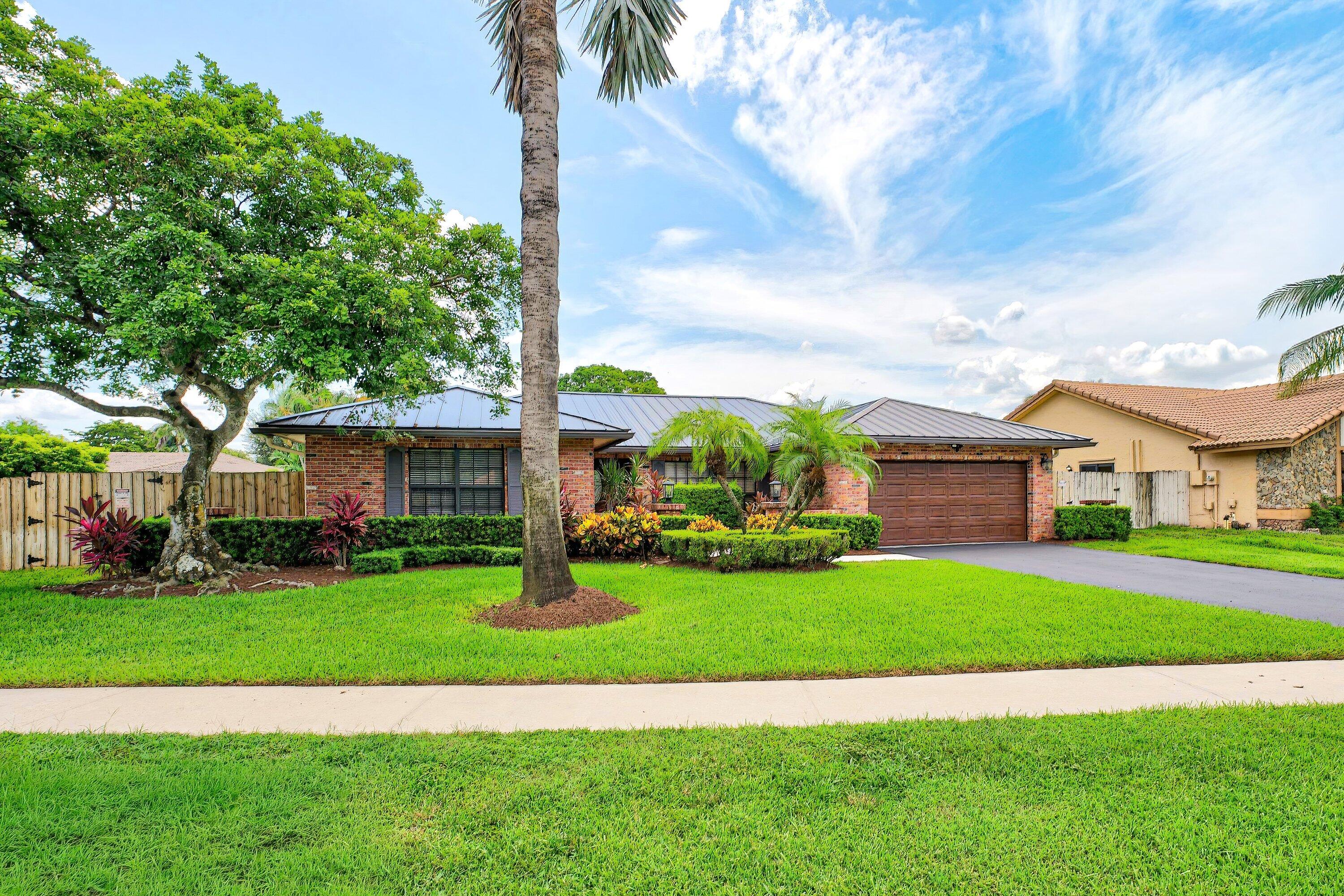 21155 Shady Vista Lane Boca Raton, FL 33428 - Photo 3 of 47 004-21155ShadyVistaLane-BocaRaton-FL-334