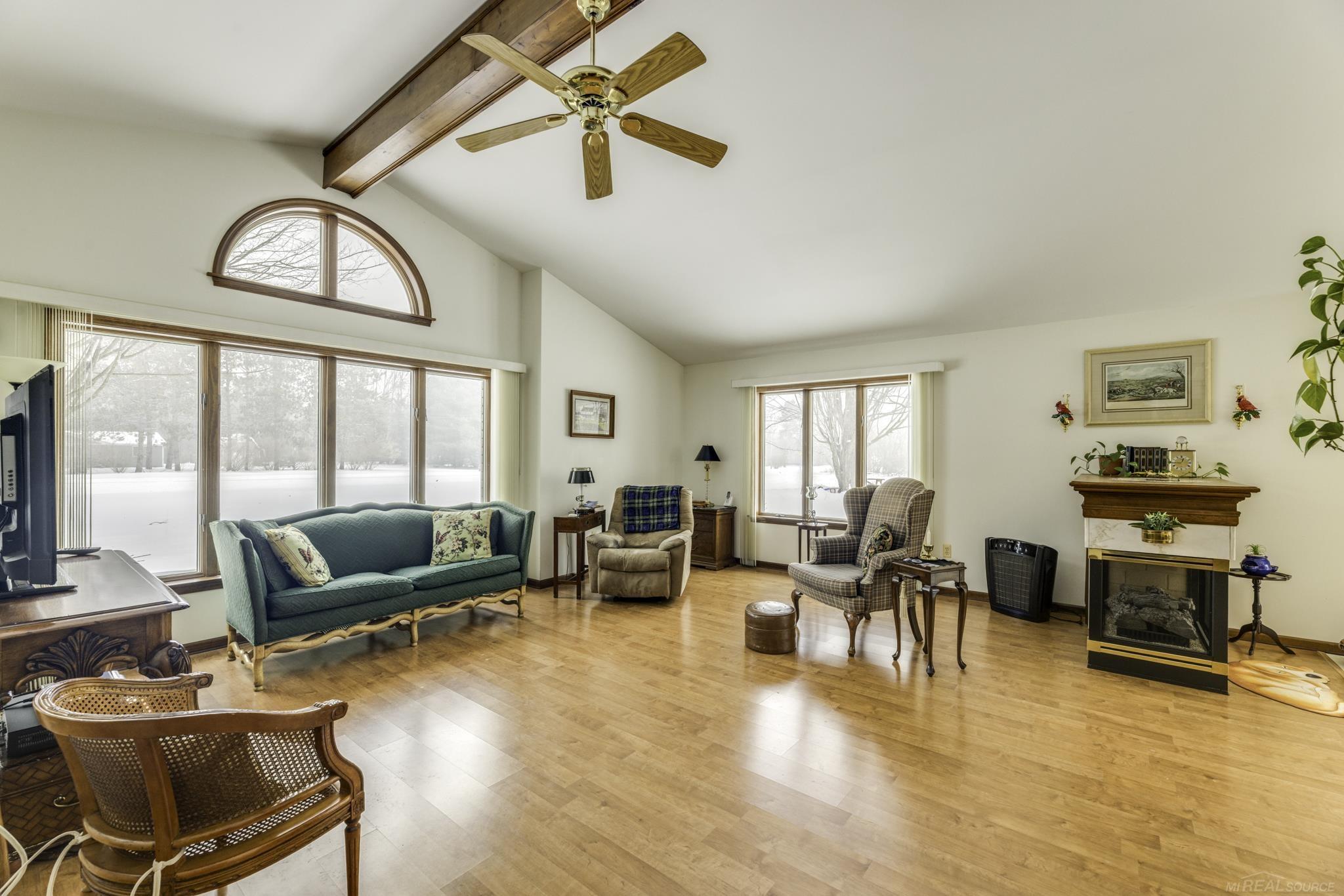 7178 Townsend Road Lexington, MI 48450 - Photo 6 of 40 Spacious Living Area