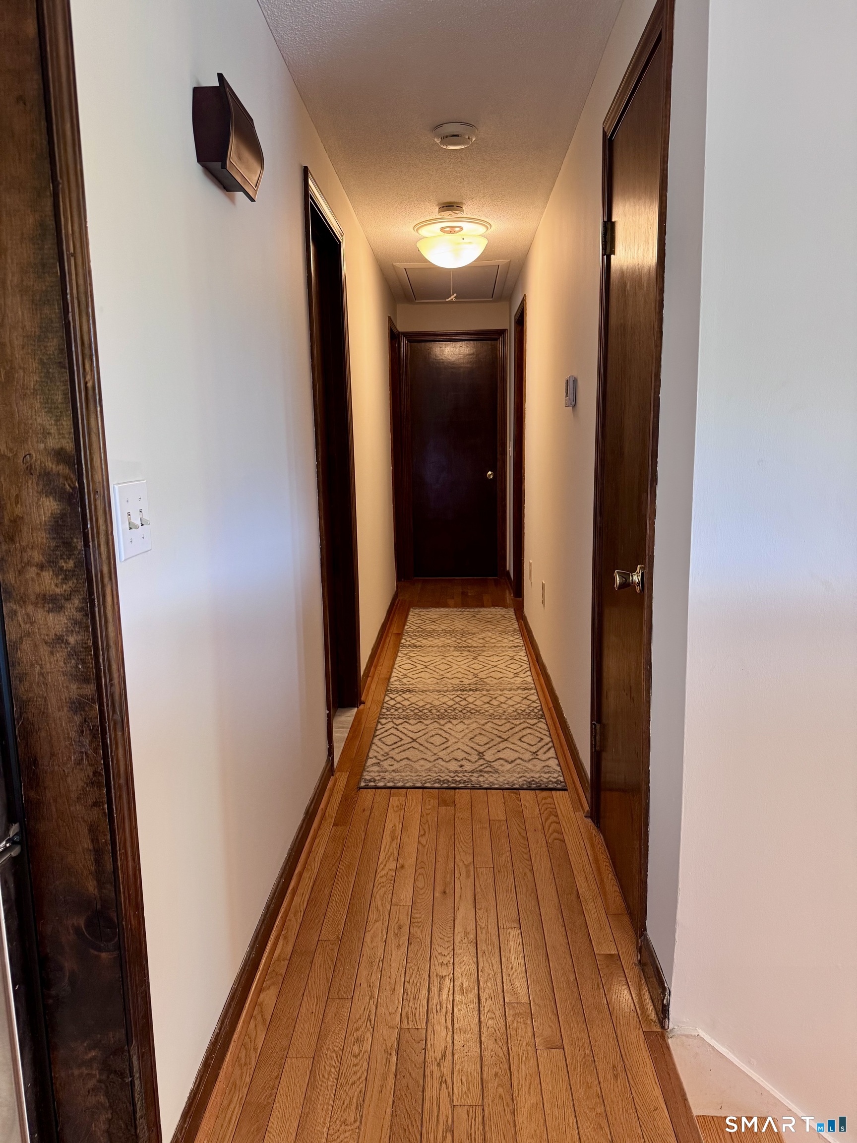 24 Middle Road Enfield, CT 06082 - Photo 13 of 38