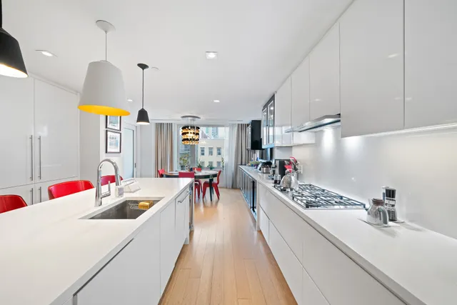 $6,695,000 | 1355 1st Avenue, Unit 4 | Lenox Hill