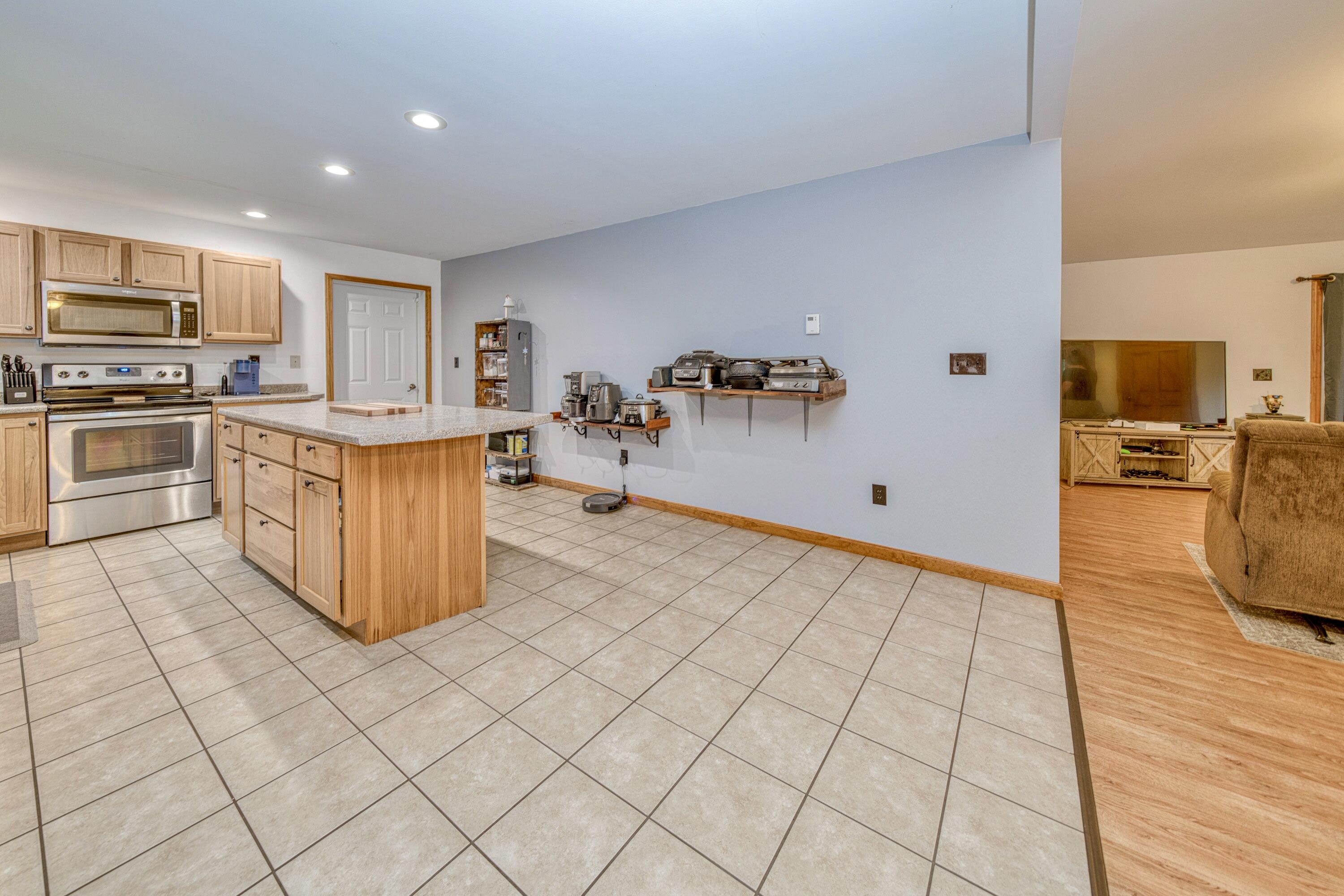 428 Works Road Jackson, ME 04921 - Photo 6 of 40 5995