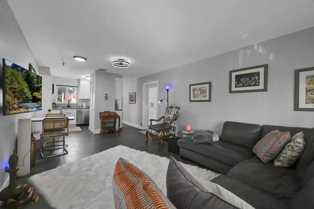 $1,500 | 203 Lake Carol Drive, West Palm Beach, FL 33411