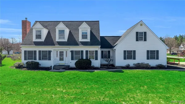 $399,900 | 11881 Broadway, Alden, NY 14004