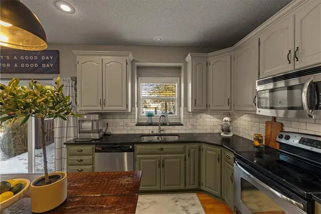 $460,000 | 19402 West 209th Terrace, Spring Hill, KS 66083