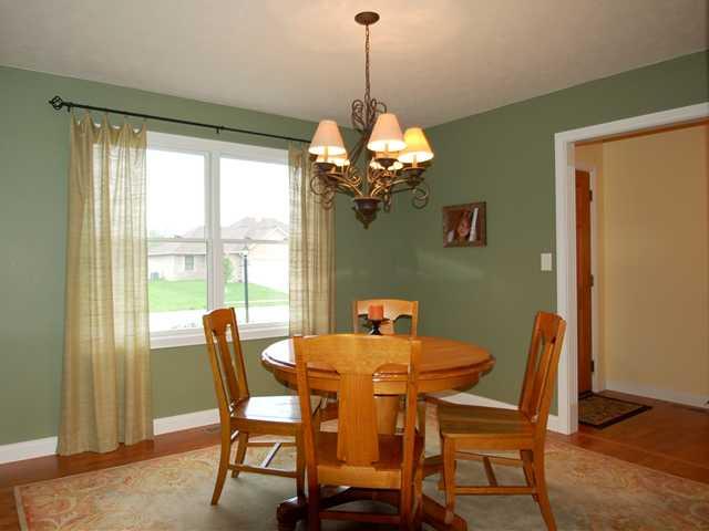 6262 Buck Trail Road Indianapolis, IN 46237 - Photo 13 of 24 Gallery Image 13