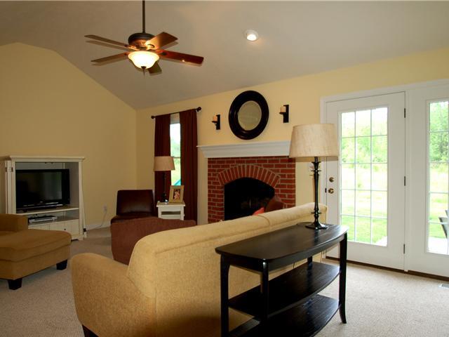 6262 Buck Trail Road Indianapolis, IN 46237 - Photo 3 of 24 Gallery Image 3