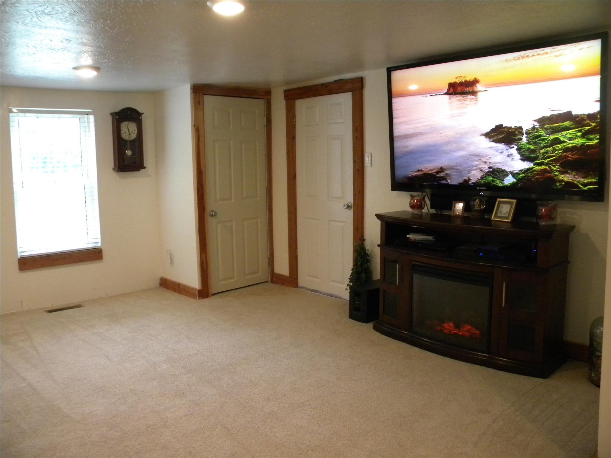 109 Scott Road Hohenwald, TN 38462 - Photo 8 of 30 Living Room w/beautiful new carpet