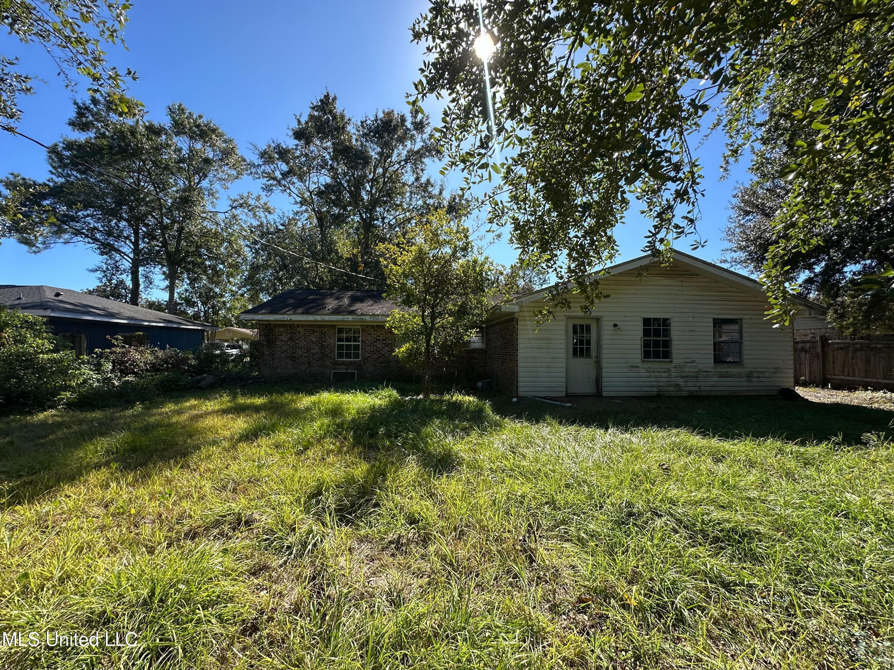 3307 Middle Avenue Pascagoula, MS 39581 - Photo 12 of 12 IMG_4072