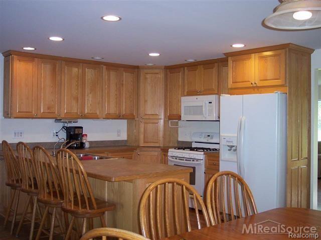 298 Howell Road Allenton, MI 48002 - Photo 6 of 19 h6.jpg