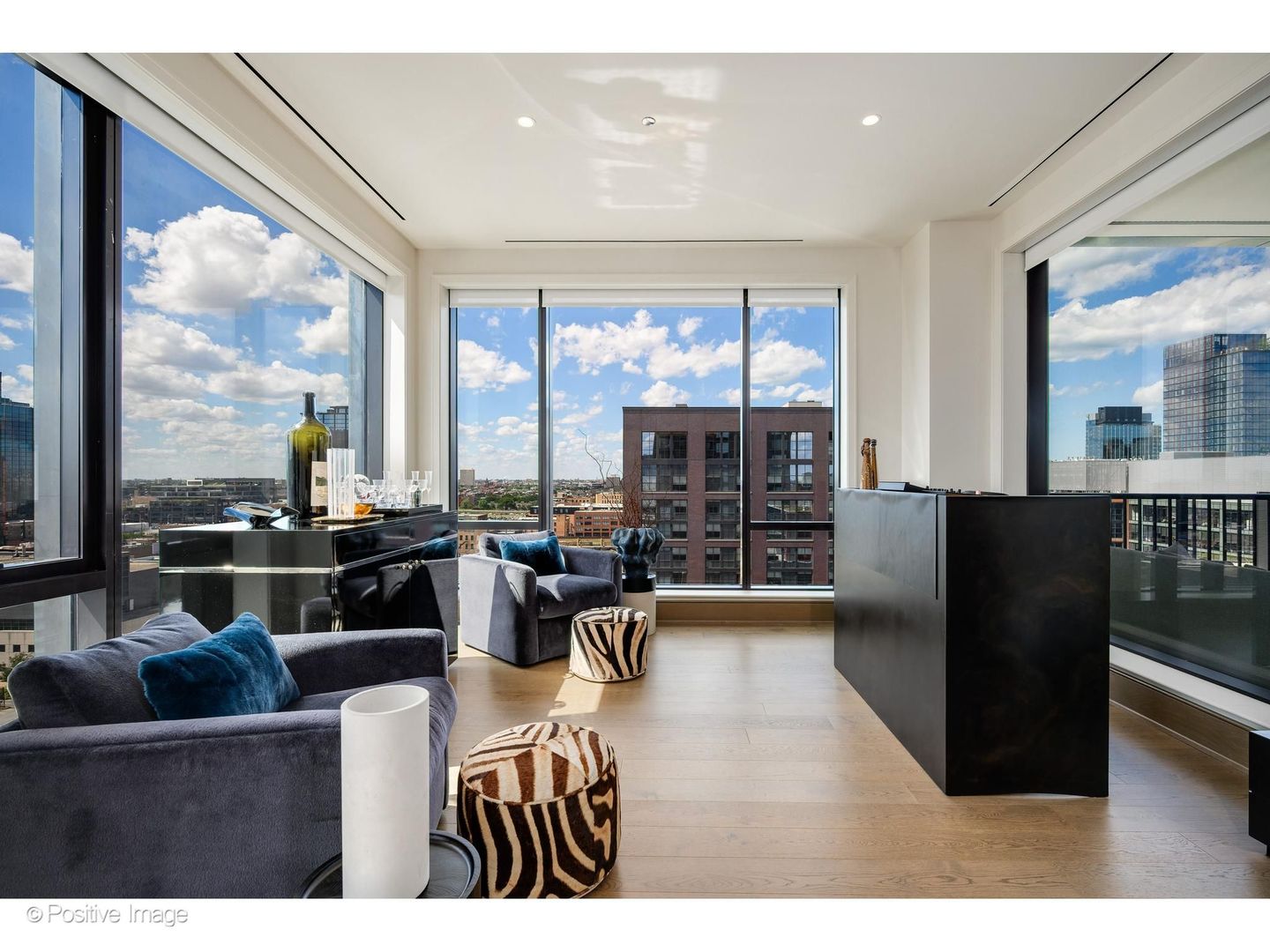 21 North May Street, Unit 1103 Chicago, IL 60607 - Photo 11 of 44