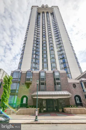 $1,765 | 2020 Walnut Street, Unit 5M, Philadelphia, PA 19103