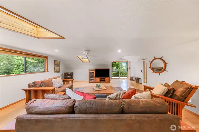 $539,000 | 1207 Beach Avenue, Lummi Island, WA 98262