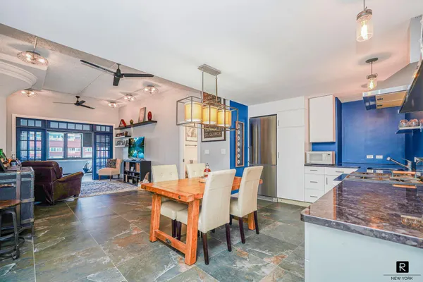 $459,000 | 10 Bay Street Landing, Unit 7K | Tompkinsville
