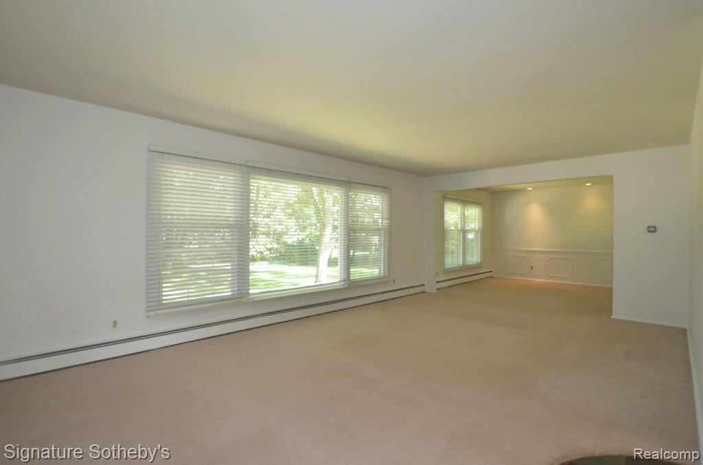 5320 Echo Road Bloomfield Hills, MI 48302 - Photo 14 of 71 living5.jpg