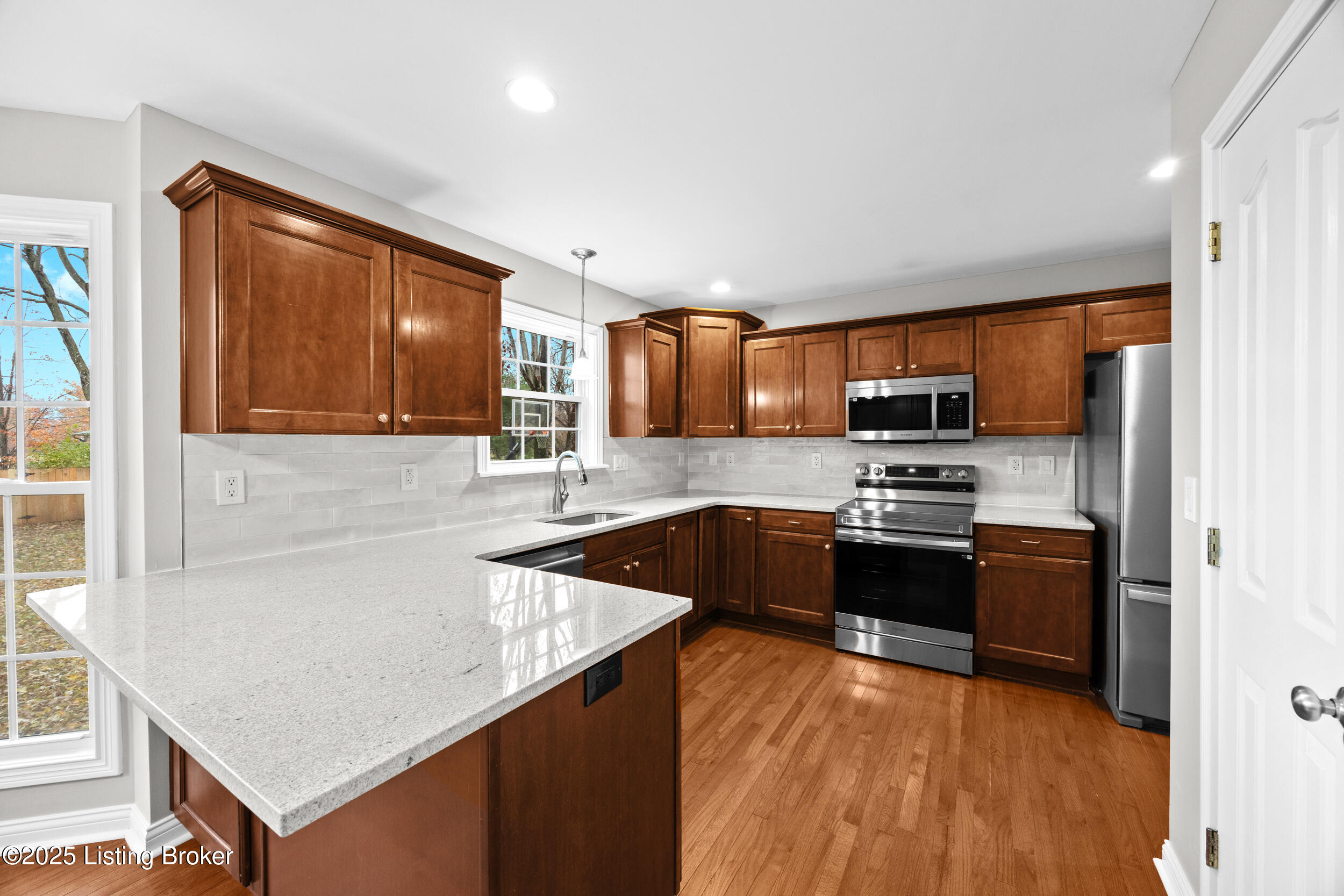 7702 Tempsclair Road Louisville, KY 40220 - Photo 16 of 65 16
